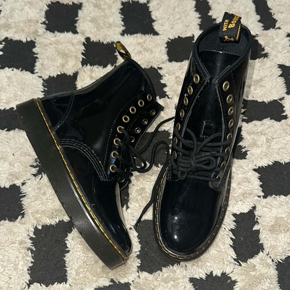 NEW Dr Martens Combat Boots